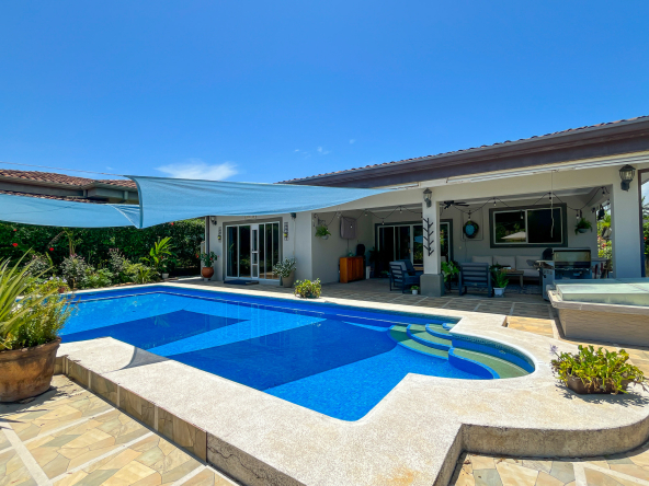 Modern Luxury Home in Playa Bejuco
